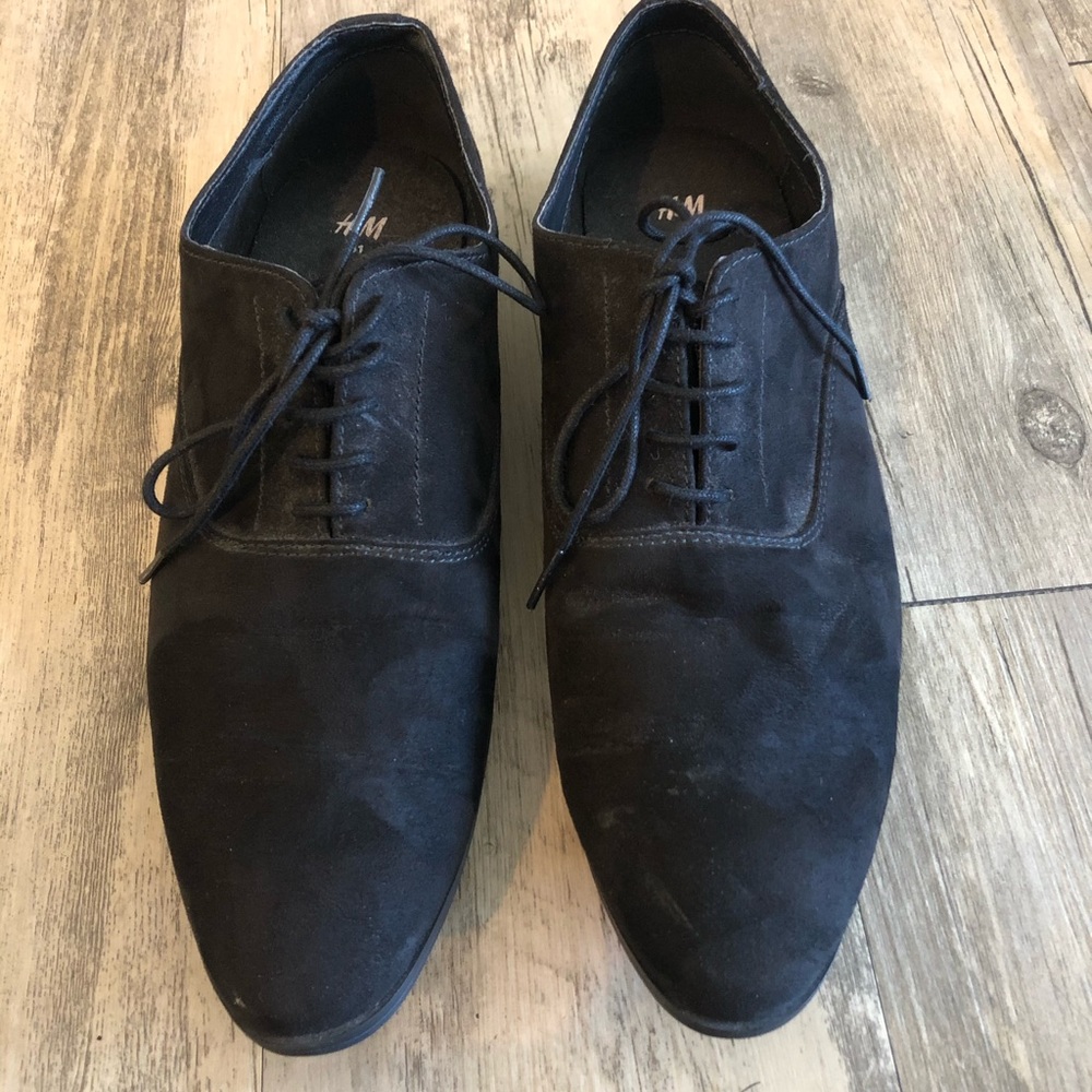 Men’s black dress shoes